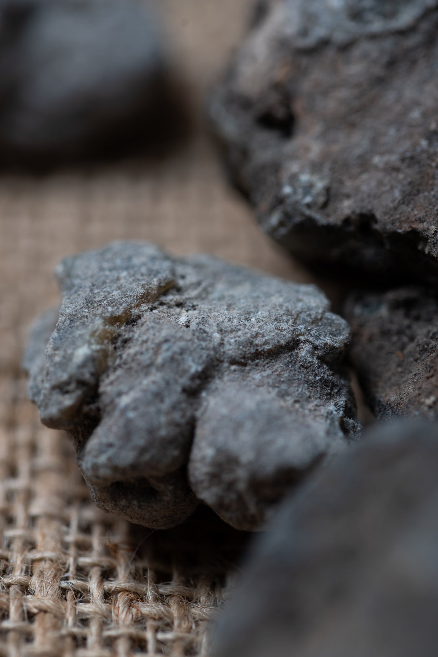 Baghetă S de smudging cu Copal pentru curățare și protecție energetică (SAGRADA MADRE – Sahumito)