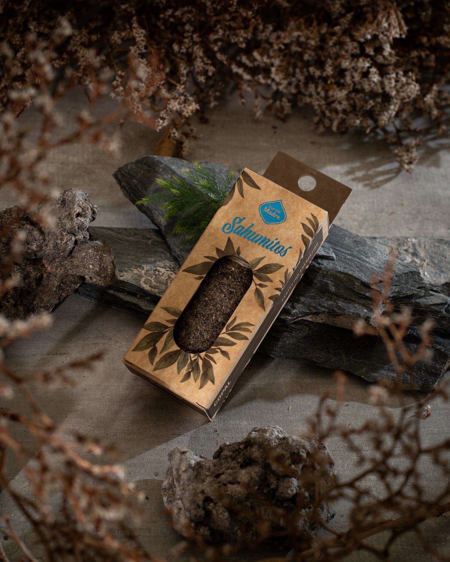 Baghetă S de smudging cu Copal pentru curățare și protecție energetică (SAGRADA MADRE – Sahumito)
