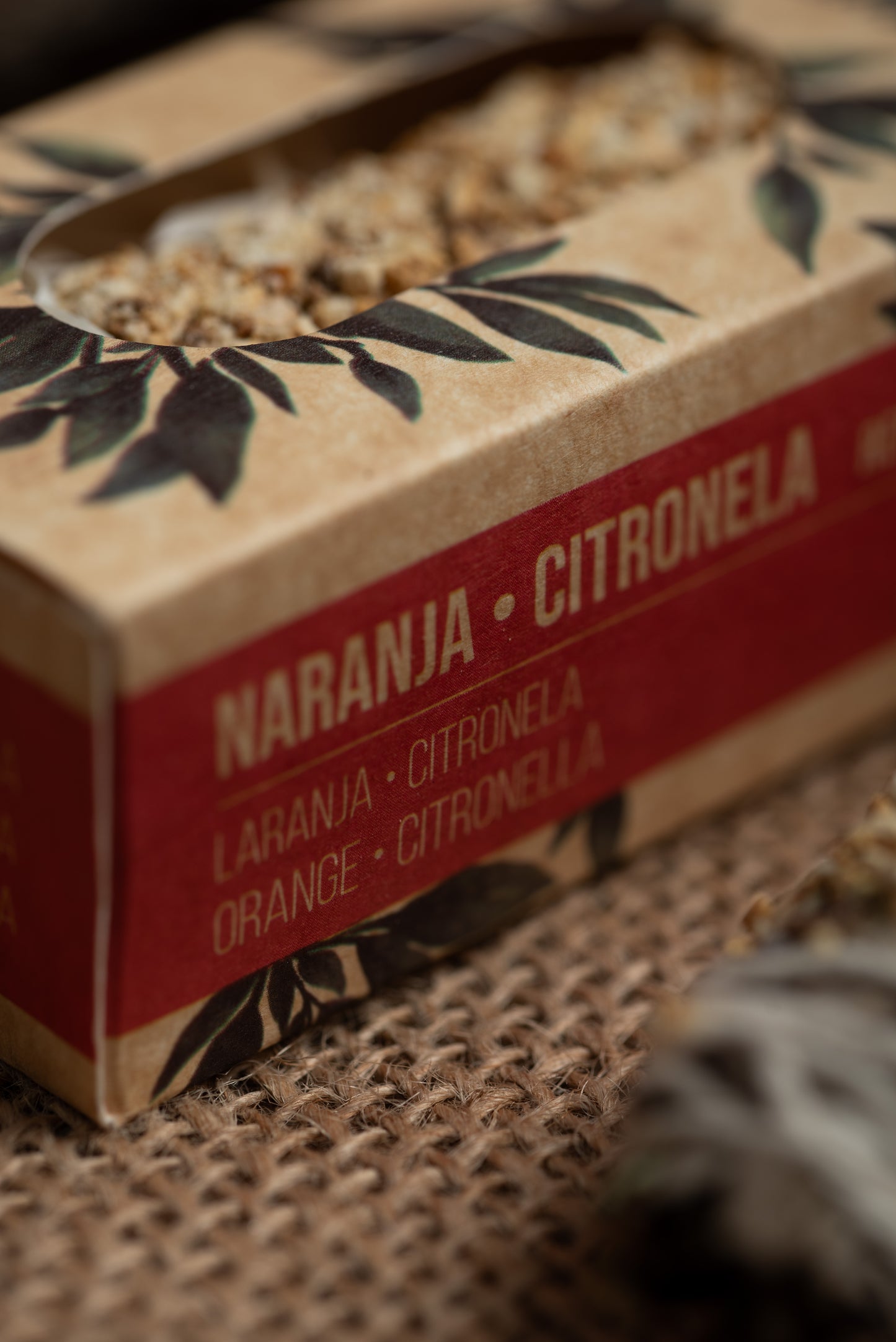 Baghetă S de smudging cu Portocală și Lemongrass pentru respingerea energiilor negative, energie și creativitate (SAGRADA MADRE – Sahumito)