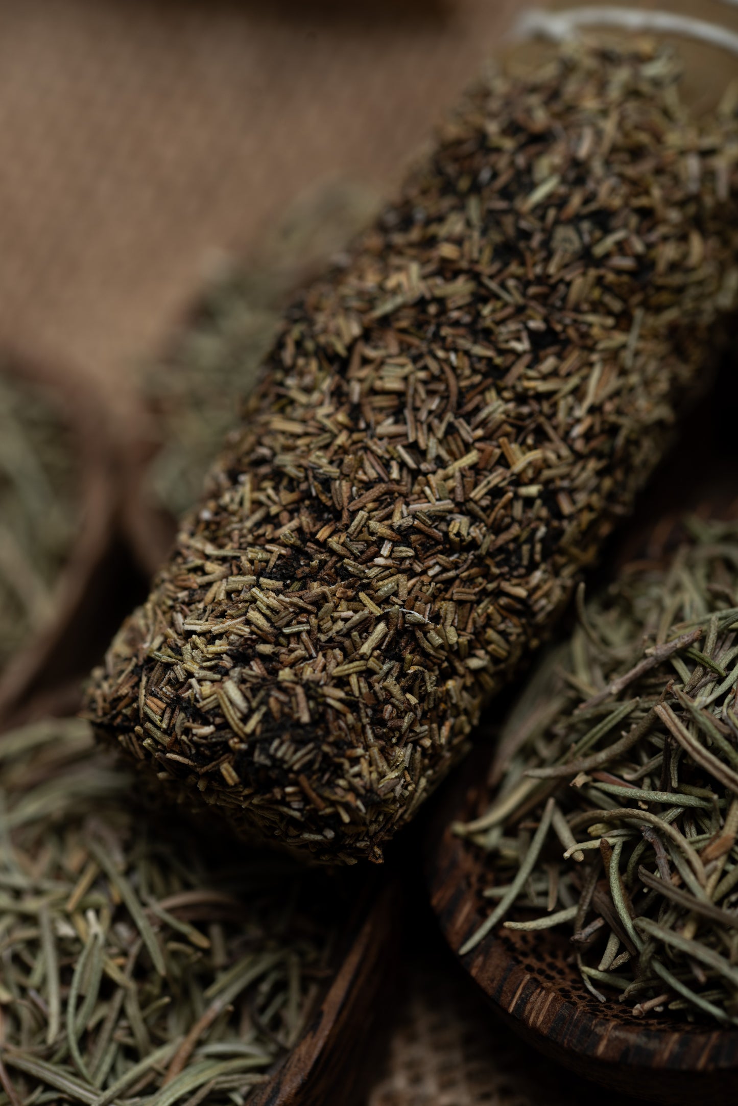 Baghetă S de smudging cu Rozmarin pentru conexiune și protecție spirituală (SAGRADA MADRE – Sahumito)