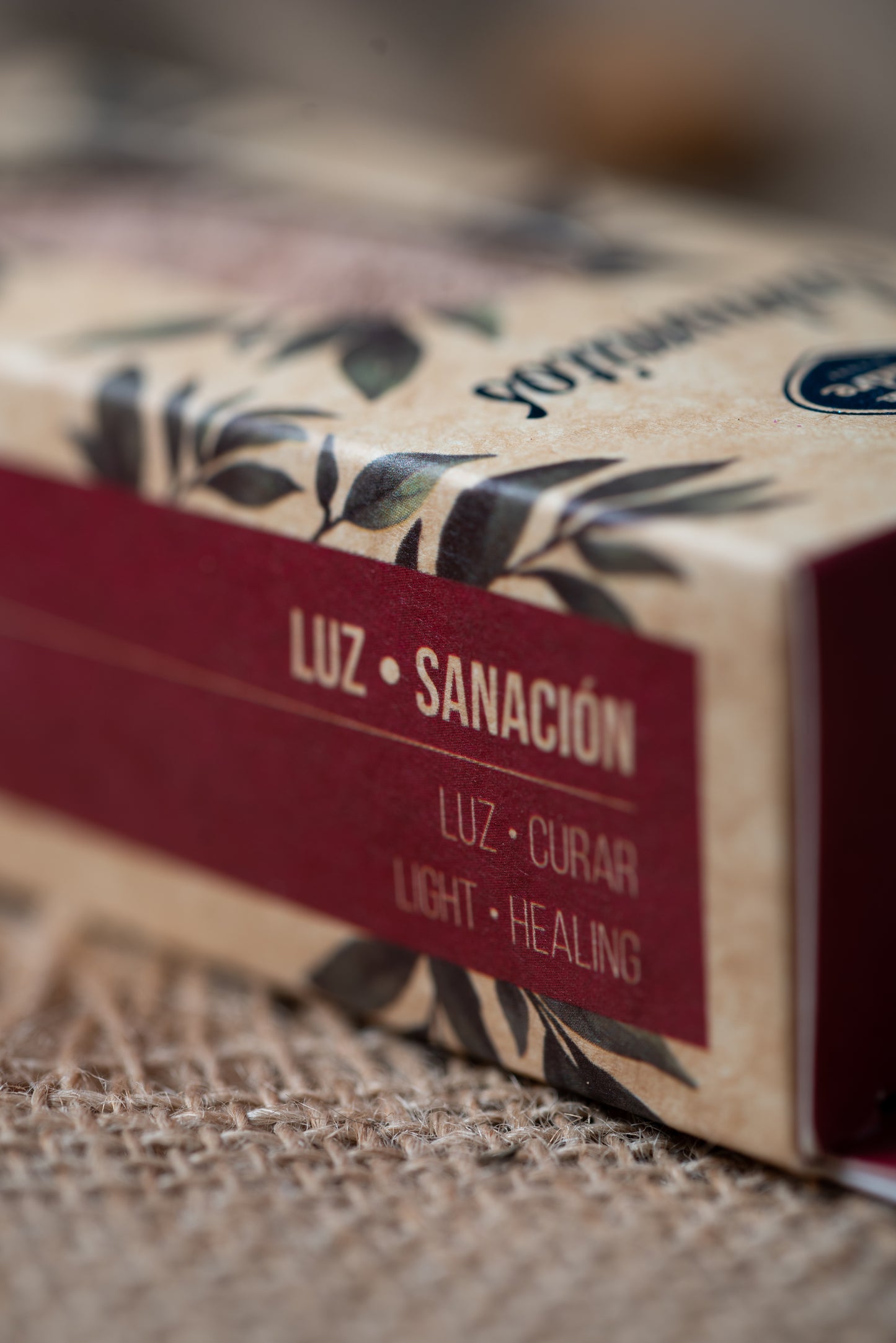 Baghetă S de smudging cu Santal pentru armonie, introspecție și vindecare (SAGRADA MADRE – Sahumito)