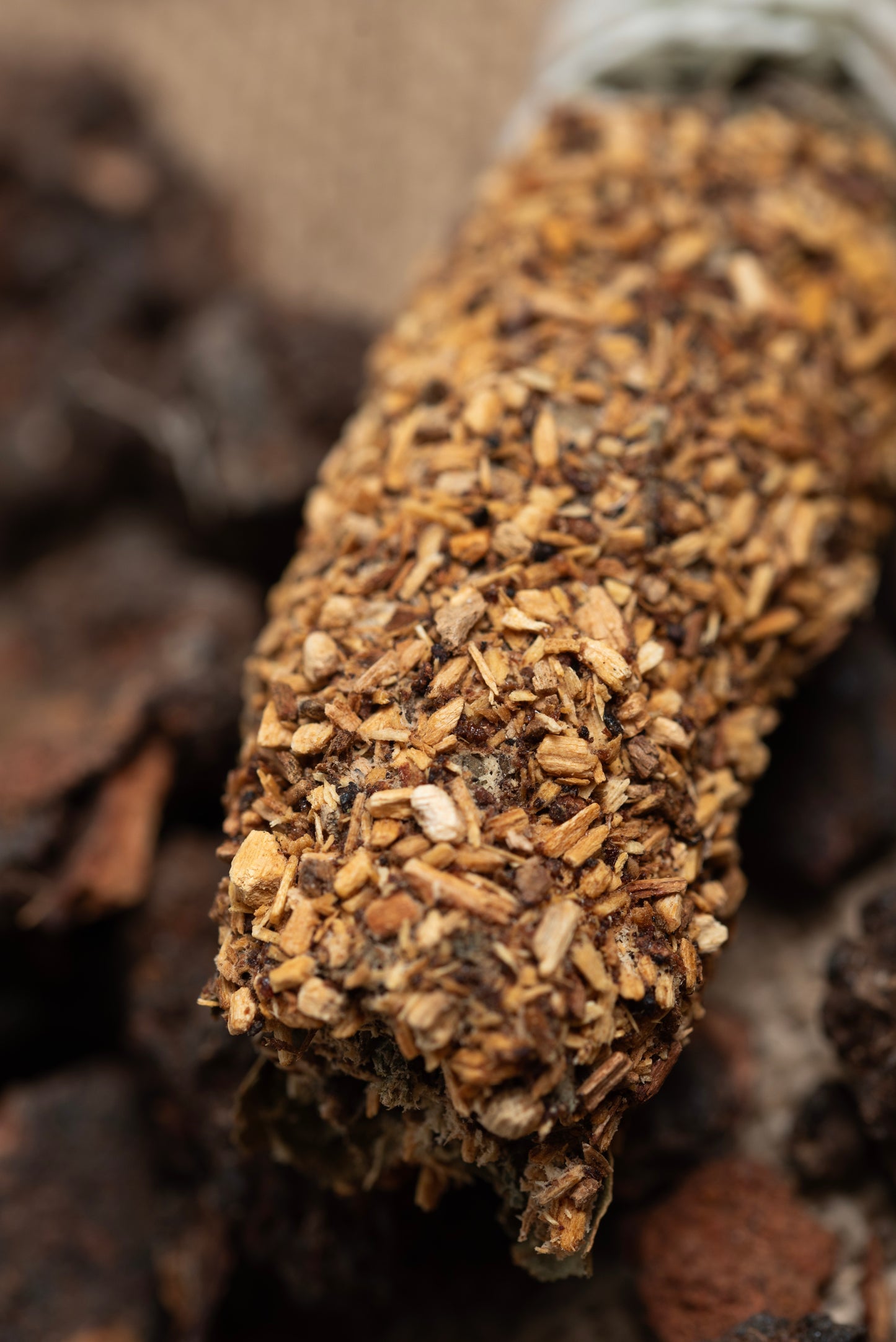 Baghetă S de smudging cu Smiră și Palo Santo pentru curățare energetică și armonizare (SAGRADA MADRE – Sahumito)