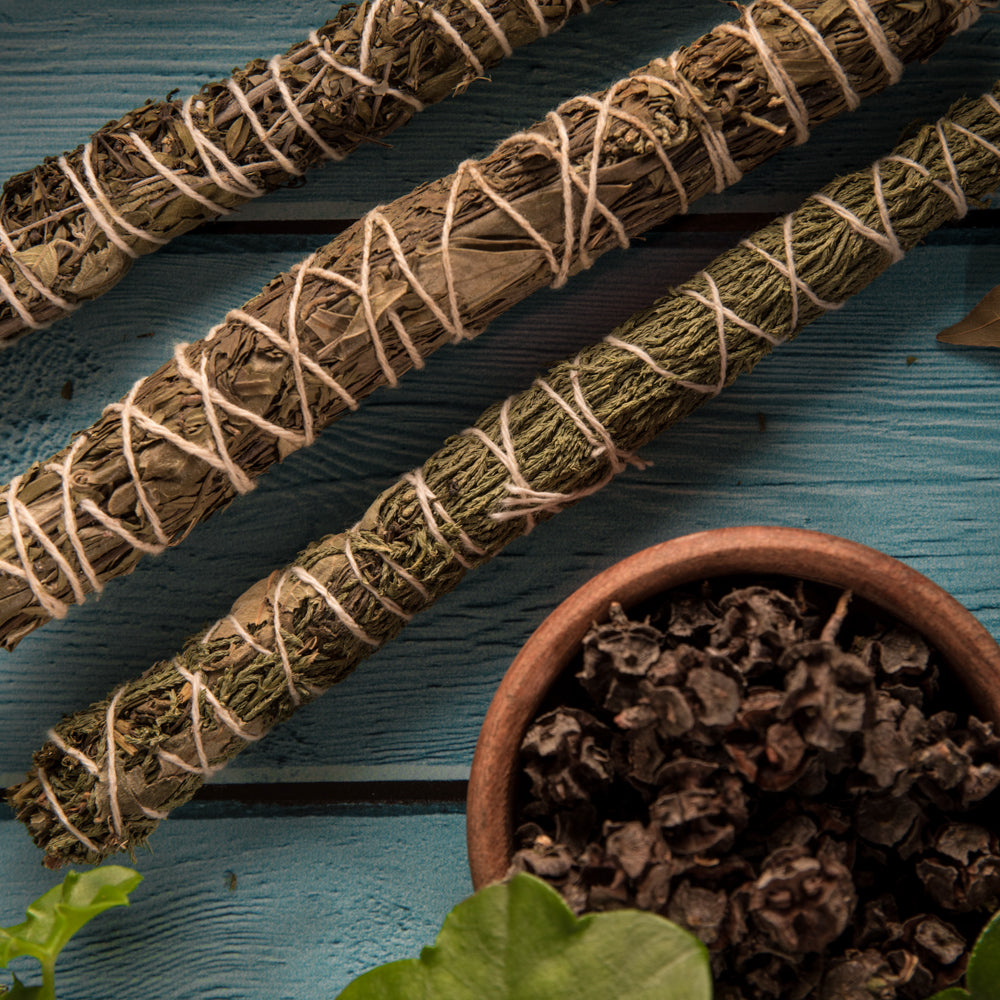 Baghetă de smudging cu 7 plante pentru purificare (SAGRADA MADRE – Sahumos)