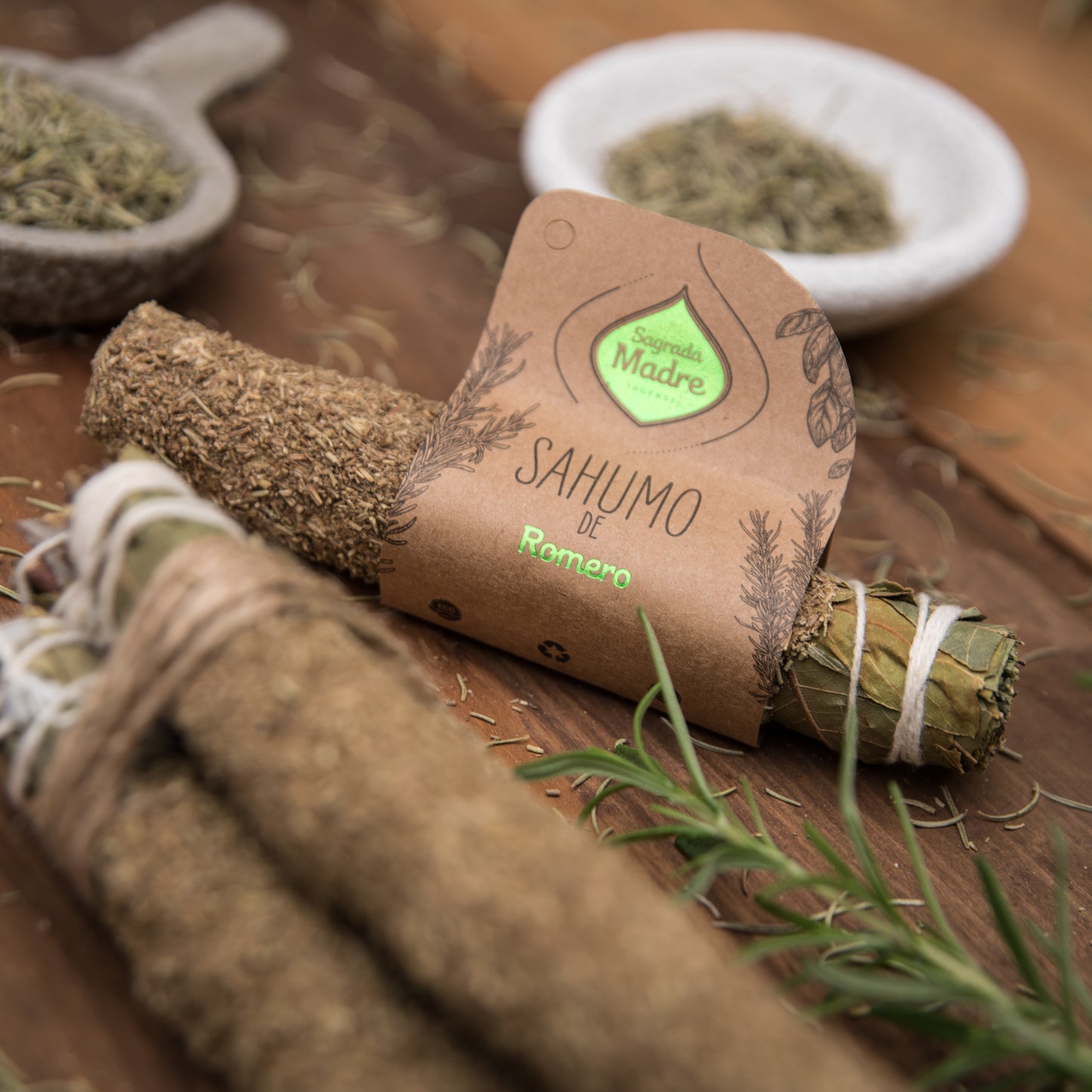 Baghetă de smudging cu Rozmarin pentru claritate mentală și curățare spirituală (SAGRADA MADRE – Sahumos)
