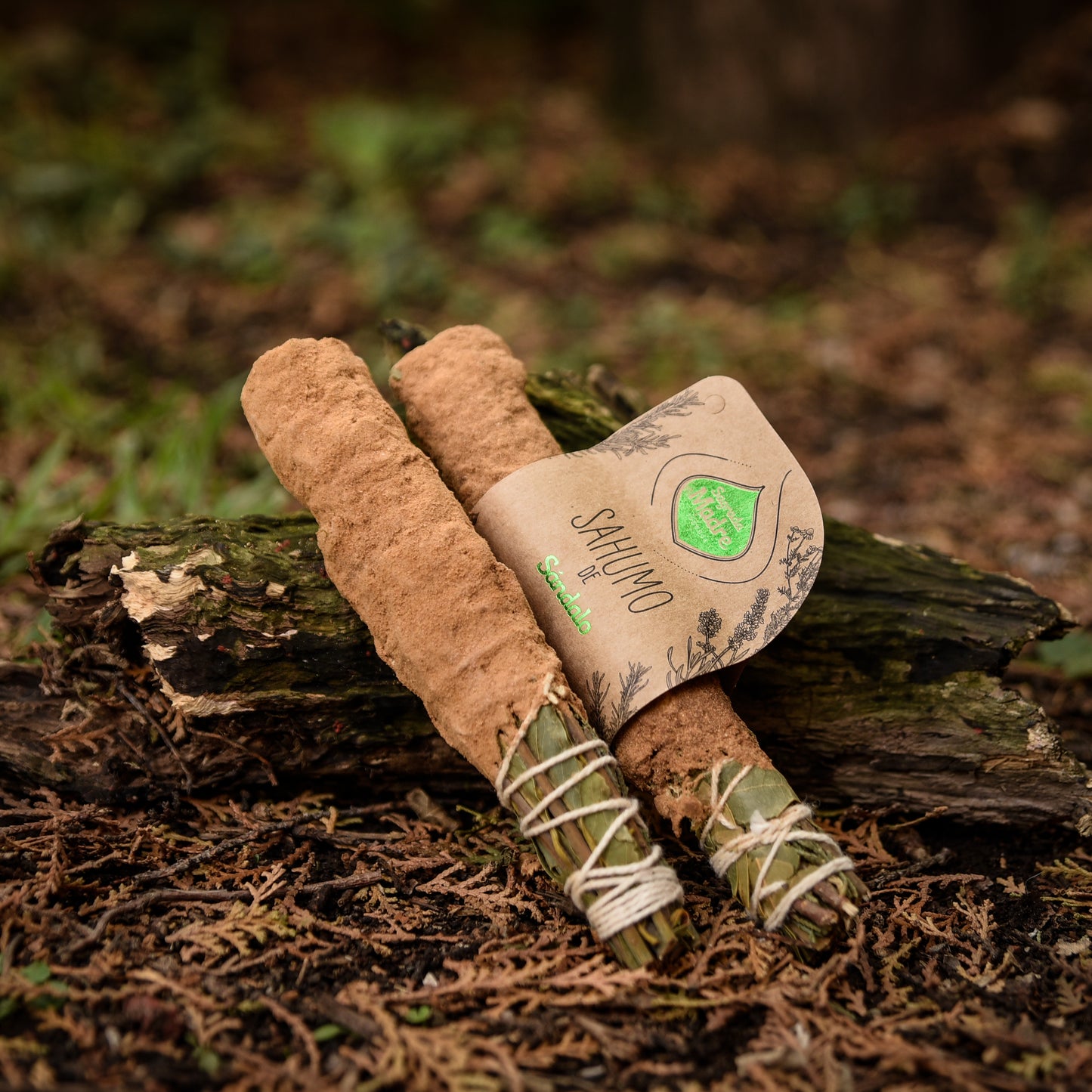 Baghetă de smudging cu Santal pentru meditație și conexiune cu sinele superior (SAGRADA MADRE – Sahumos)