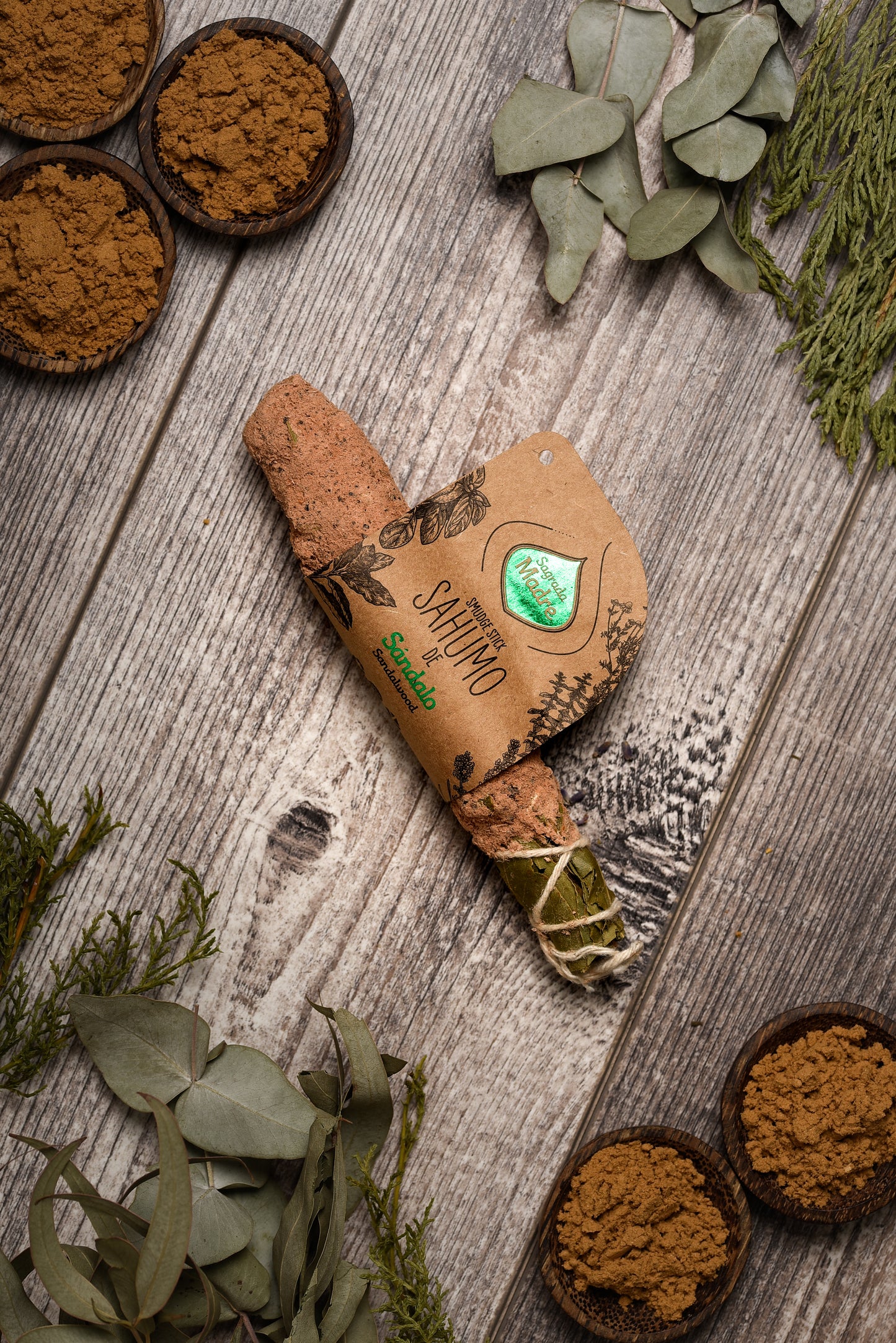 Baghetă de smudging cu Santal pentru meditație și conexiune cu sinele superior (SAGRADA MADRE – Sahumos)