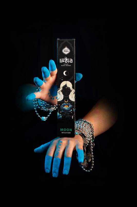 Bețișoare parfumate Moon pentru intuiție și claritate (SAGRADA MADRE – India Black)