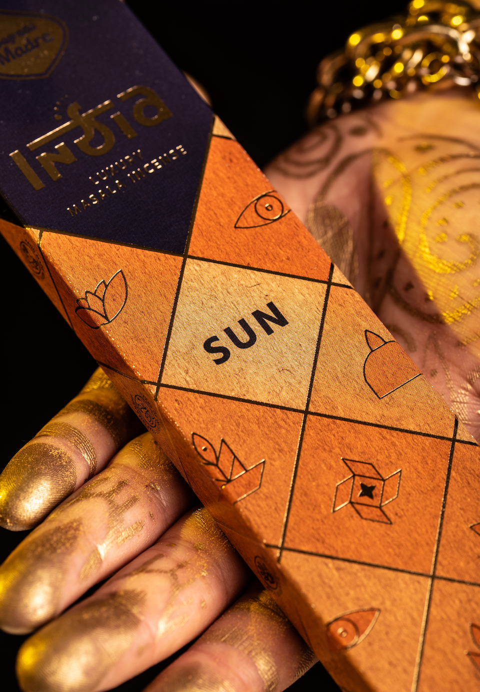 Bețișoare parfumate Sun pentru putere și energie (SAGRADA MADRE – India Masala)