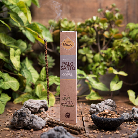 Bețișoare parfumate cu Palo Santo și Copal pentru curățare energetică profundă (SAGRADA MADRE – Palo Santo Linea)