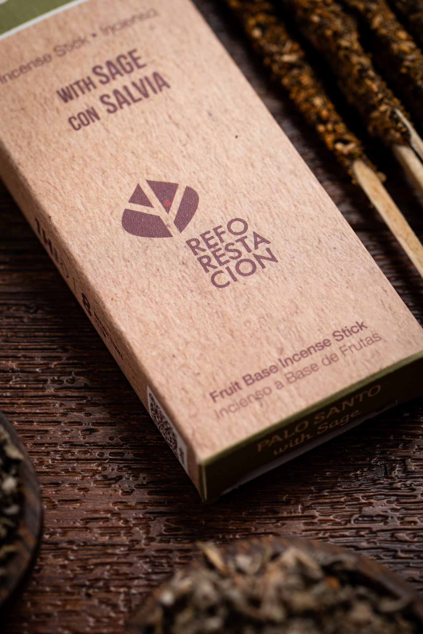 Bețișoare parfumate cu Palo Santo și Salvie pentru curățare energetică și purificare (SAGRADA MADRE – Palo Santo Linea)