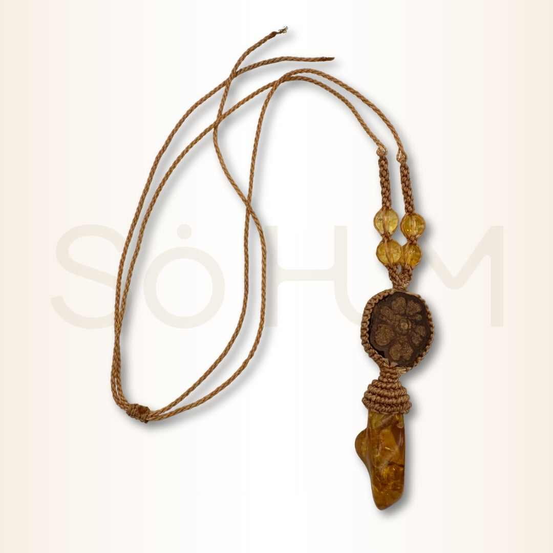 Colier cu Lemn de Ayahuasca și Chihlimbar de Myanmar pentru protecție, vitalitate și curățare emoțională