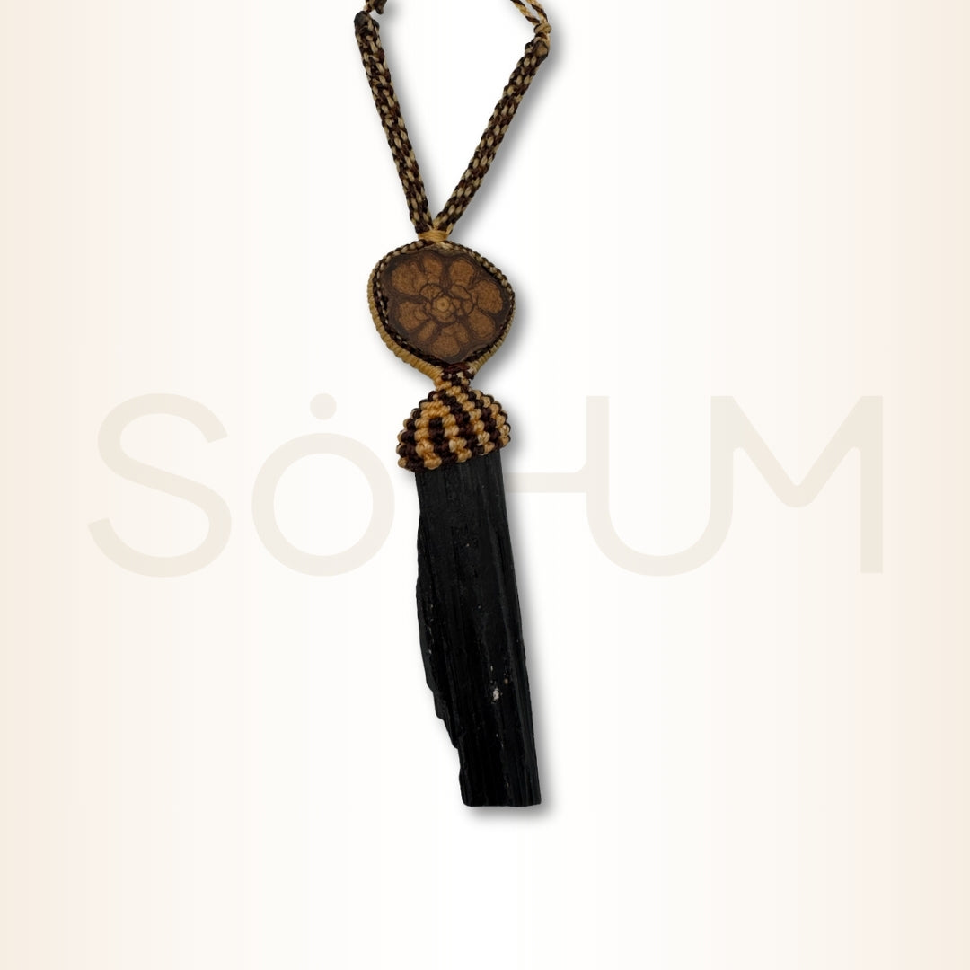 Colier cu Lemn de Ayahuasca și Turmalină pentru protecție, stabilitate și curățare energetică