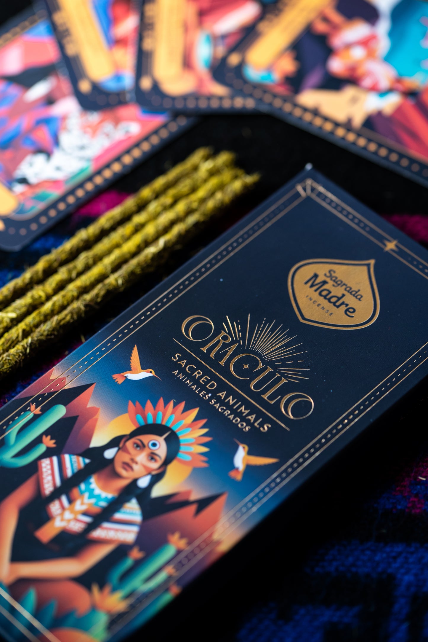 Oracolul Animalelor Sacre cu bețișoare parfumate naturale (SAGRADA MADRE – Oráculo)