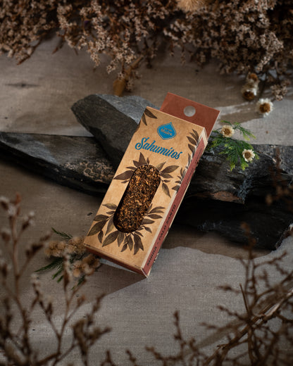 Baghetă S de smudging cu Smiră și Palo Santo pentru curățare energetică și armonizare (SAGRADA MADRE – Sahumito)