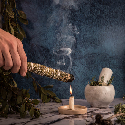 Baghetă de smudging cu 7 plante pentru purificare (SAGRADA MADRE – Sahumos)