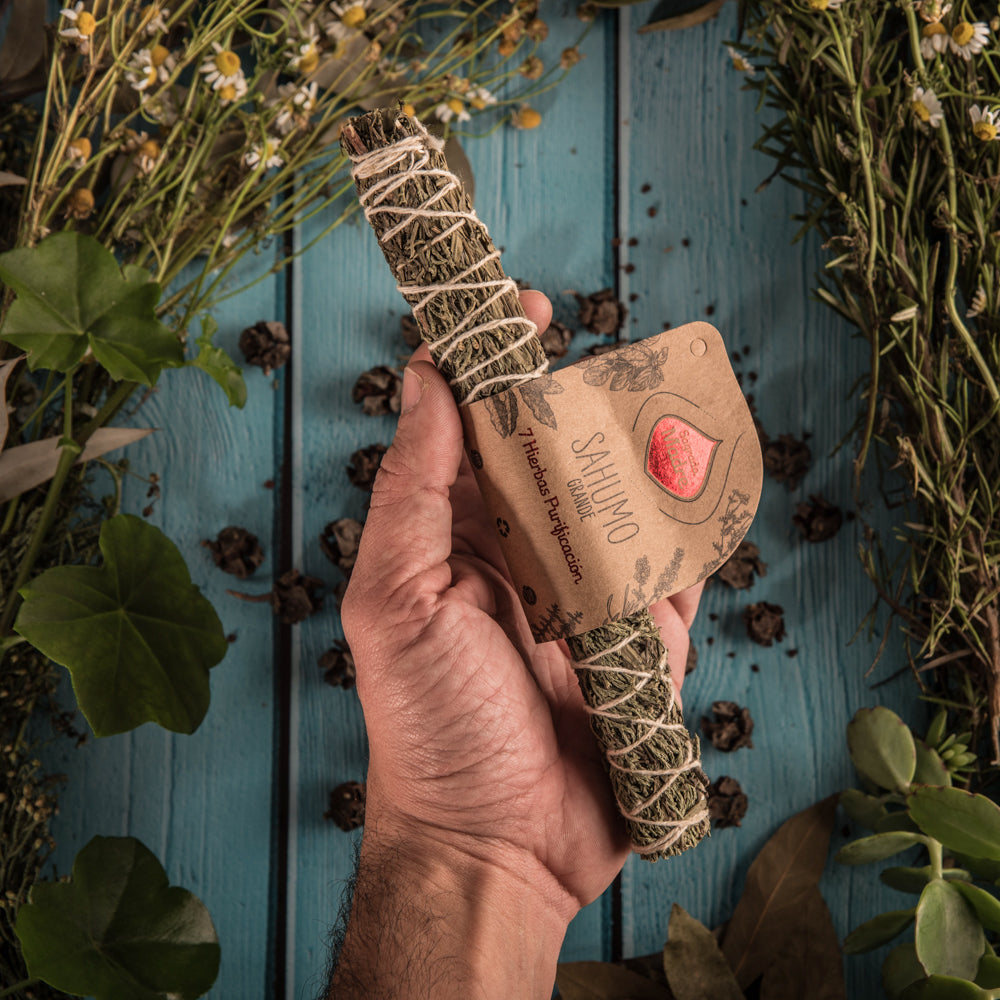 Baghetă de smudging cu 7 plante pentru purificare (SAGRADA MADRE – Sahumos)