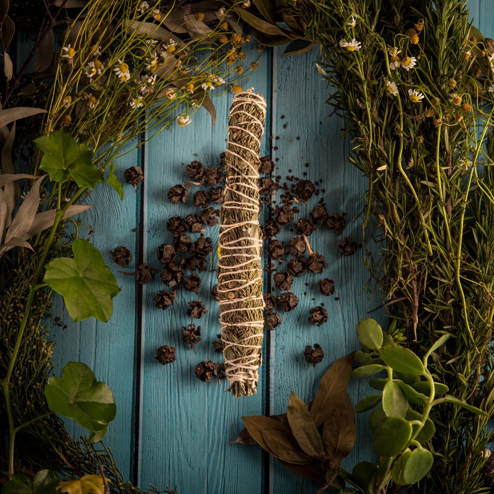 Baghetă de smudging cu 7 plante pentru purificare (SAGRADA MADRE – Sahumos)