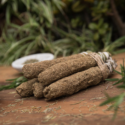 Baghetă de smudging cu Rozmarin pentru claritate mentală și curățare spirituală (SAGRADA MADRE – Sahumos)