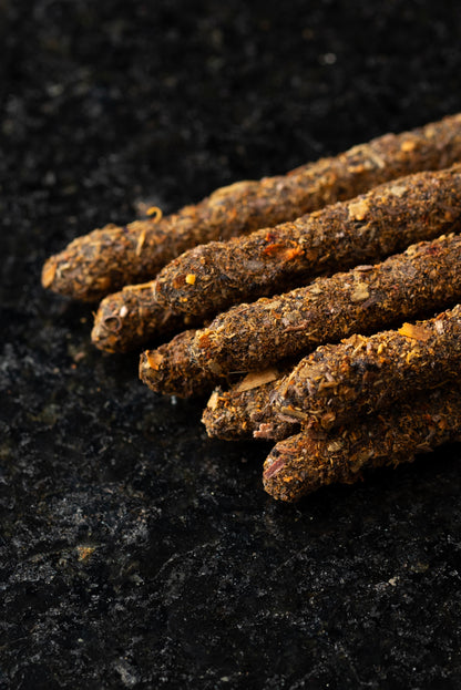 Bețișoare parfumate Saturn cu Smirnă și Chiparos pentru energie, focus și înțelepciune (SAGRADA MADRE – Cosmos)