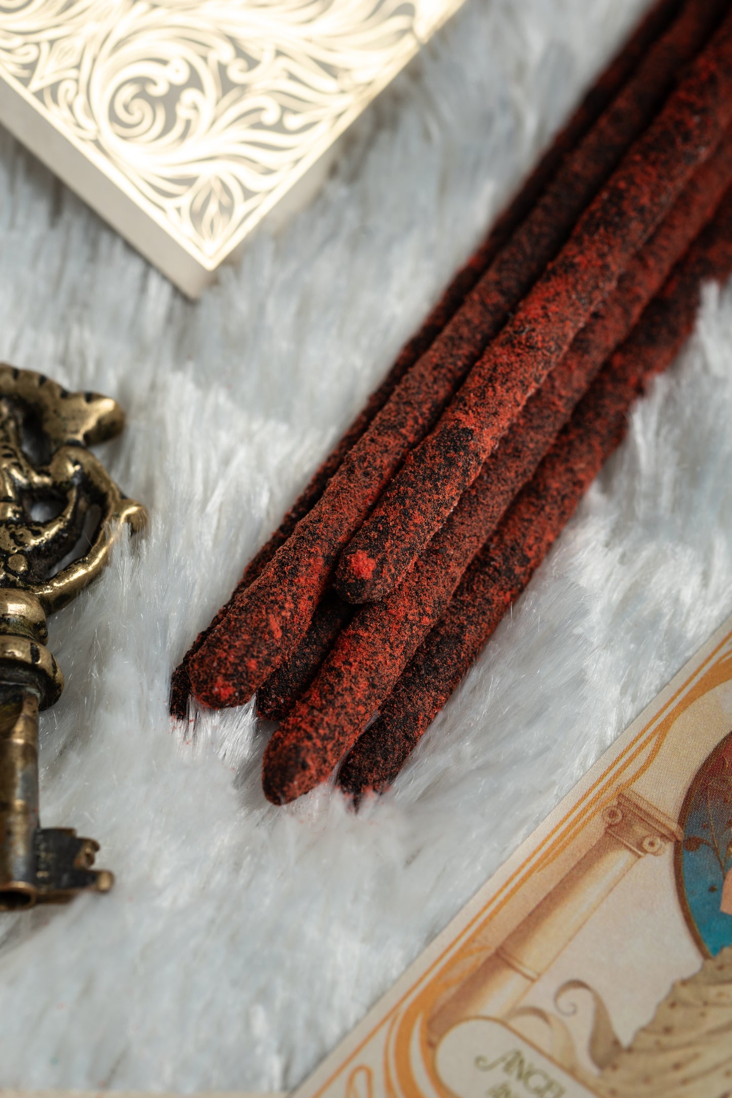 Bețișoare parfumate cu Cacao pentru putere interioară și echilibru emoțional (SAGRADA MADRE – Tarot Angels)