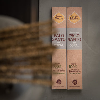 Bețișoare parfumate cu Palo Santo și Copal pentru curățare energetică profundă (SAGRADA MADRE – Palo Santo Linea)