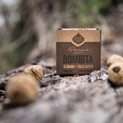 Bombe de fumigație Premium x8 cu Tămâie și Palo Santo pentru curățare energetică și purificare (SAGRADA MADRE - Bombitas Defumacion Premium)