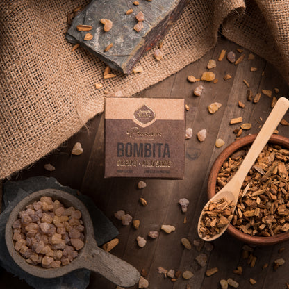Bombe de fumigație Premium x8 cu Tămâie și Palo Santo pentru curățare energetică și purificare (SAGRADA MADRE - Bombitas Defumacion Premium)