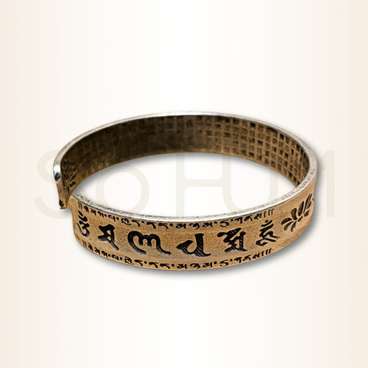 Brățară tibetană cu mantra Om Mani Padme Hum pentru protecție și compasiune