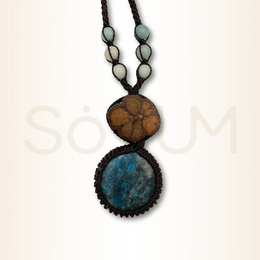 Colier cu Lemn de Ayahuasca și Apatit pentru comunicare clară, încredere și eliberarea blocajelor emoționale