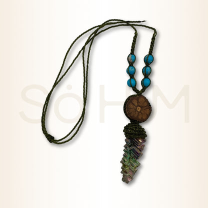 Colier cu Lemn de Ayahuasca și Bismut pentru transformare, claritate mentală și aliniere interioară