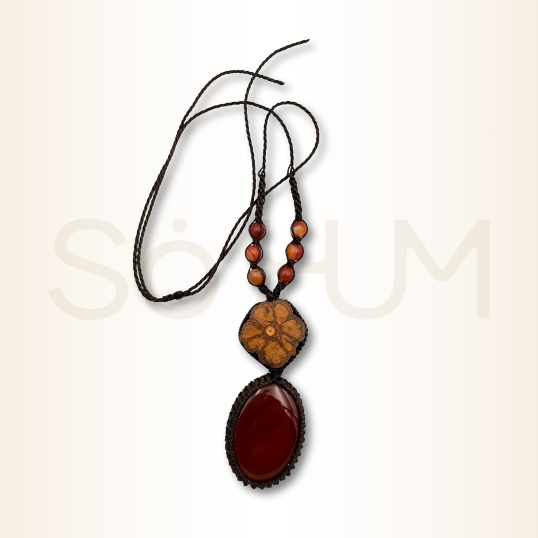 Colier cu Lemn de Ayahuasca și Carneol pentru energie, motivație și forță interioară