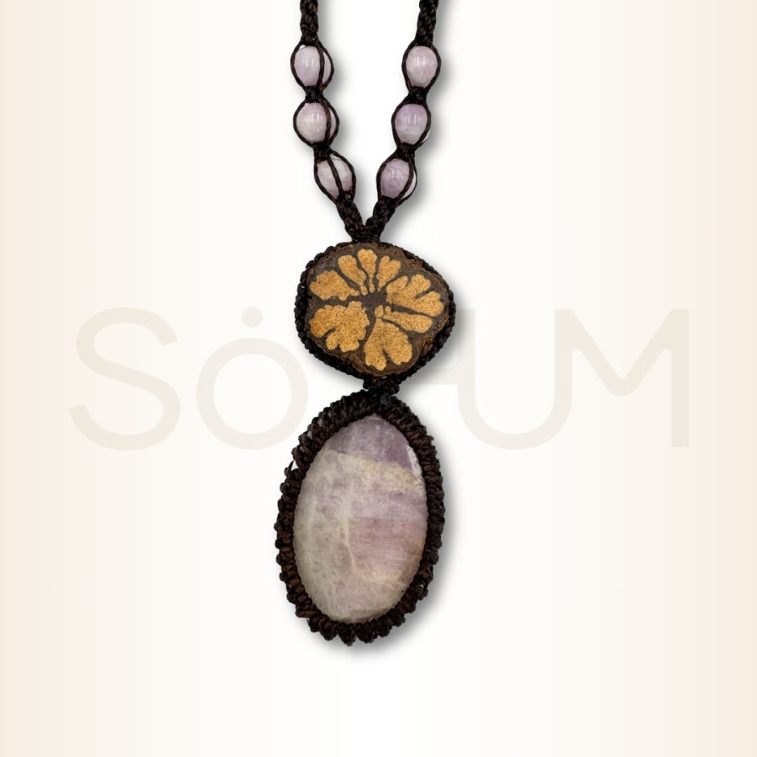 Colier cu Lemn de Ayahuasca și Kunzit pentru vindecare emoțională, blândețe și deschidere a inimii