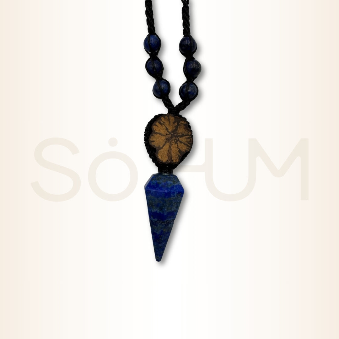 Colier cu Lemn de Ayahuasca și Lapis Lazuli pentru înțelepciune interioară, claritate și protecție energetică