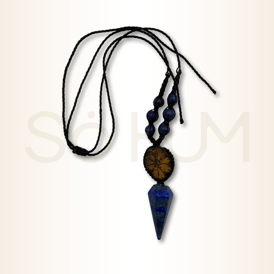 Colier cu Lemn de Ayahuasca și Lapis Lazuli pentru înțelepciune interioară, claritate și protecție energetică