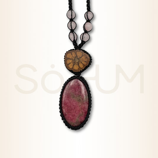 Colier cu Lemn de Ayahuasca și Rodonit pentru vindecare emoțională, echilibru și putere interioară
