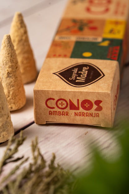 Conuri parfumate naturale cu Ambră și Portocală pentru energizare și forță interioară (SAGRADA MADRE - Conos)