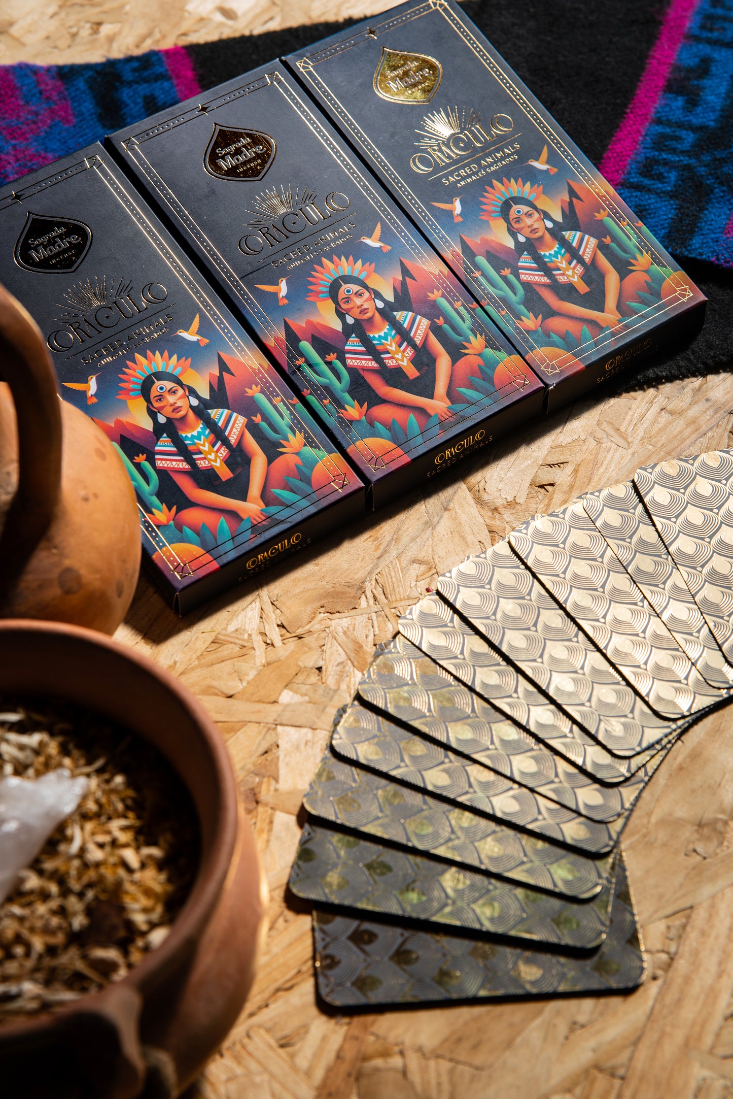 Oracolul Animalelor Sacre cu bețișoare parfumate naturale (SAGRADA MADRE – Oráculo)