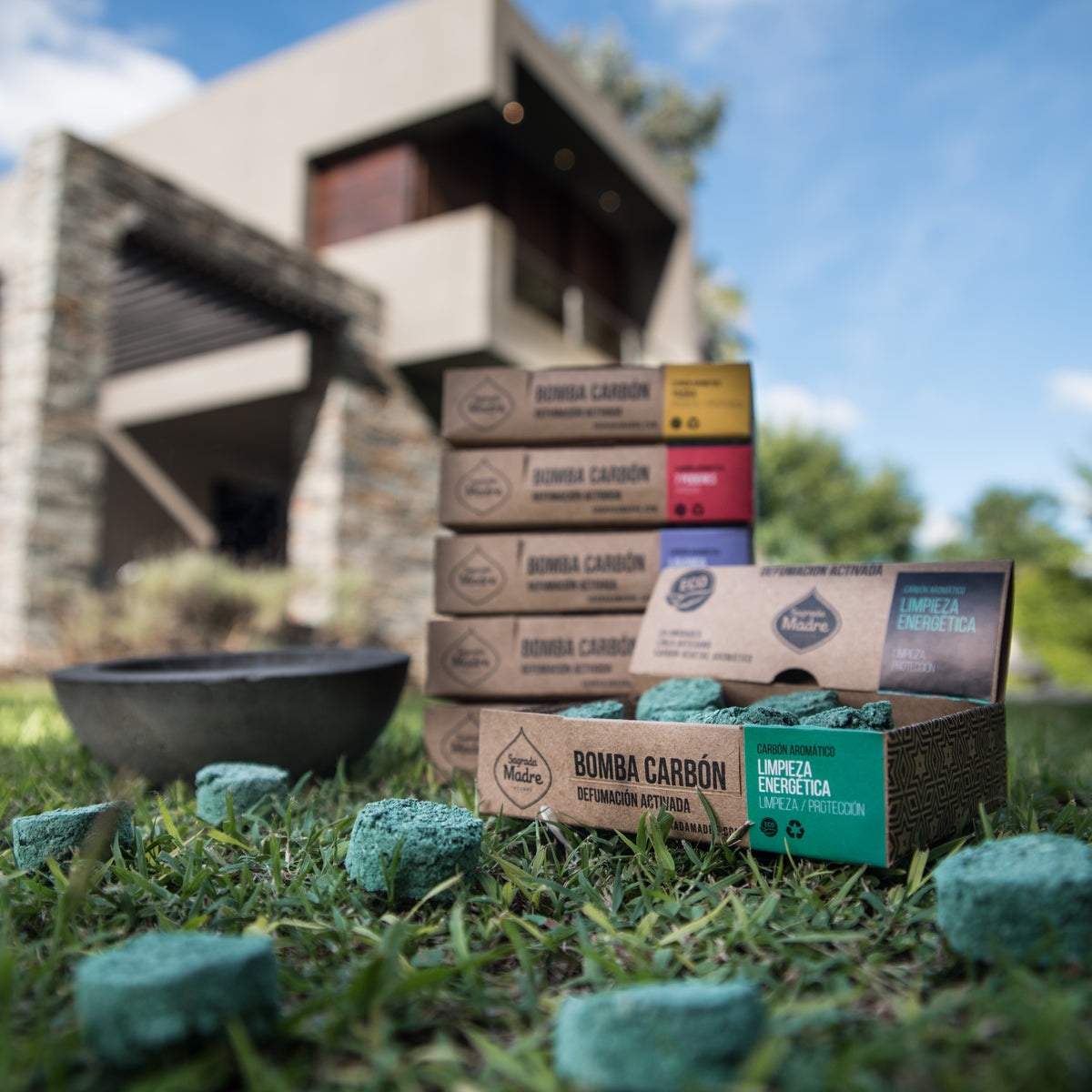 Pastile de fumigație cu cărbune natural vegetal și mix de rășini pentru curățare energetică și purificare x24 (SAGRADA MADRE - Bomba Carbon)