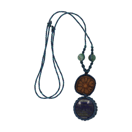 Colier de protectie cu lemn sacru de Chakruna (Ayahuasca) cu Lapis Lazuli