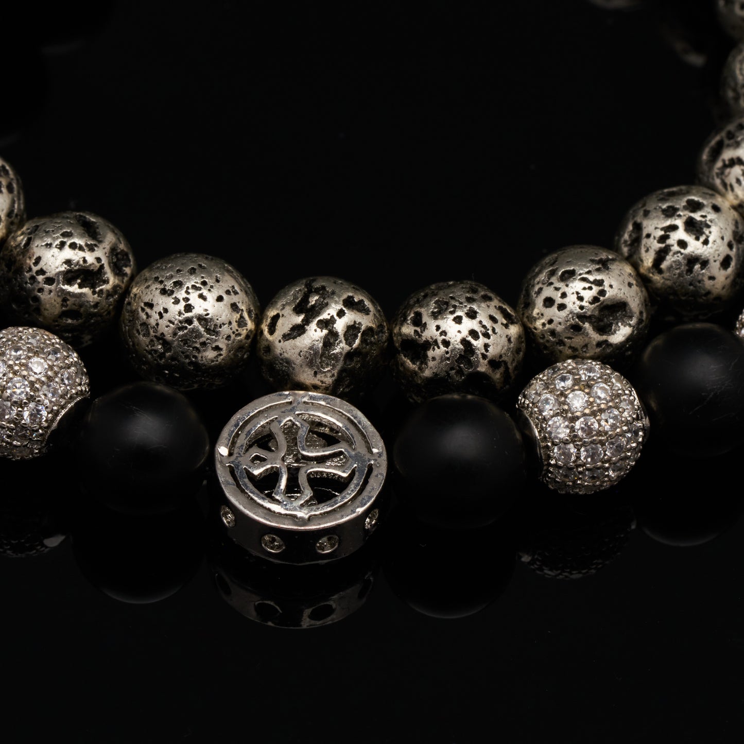 Brățară dublă cu Crucea Celtică, rocă vulcanică și cristale mate de Onix negru pentru putere personală